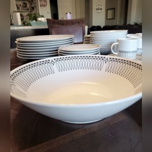 Vintage Harmony House Finlandia 3908 Japanese Fine China Serving Bowl